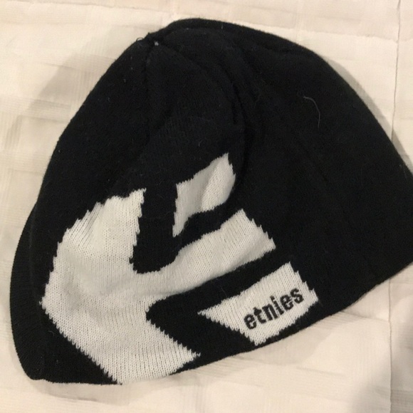 etnies beanie